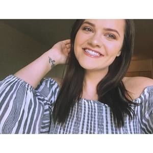 Meet your Posher, Caitlin